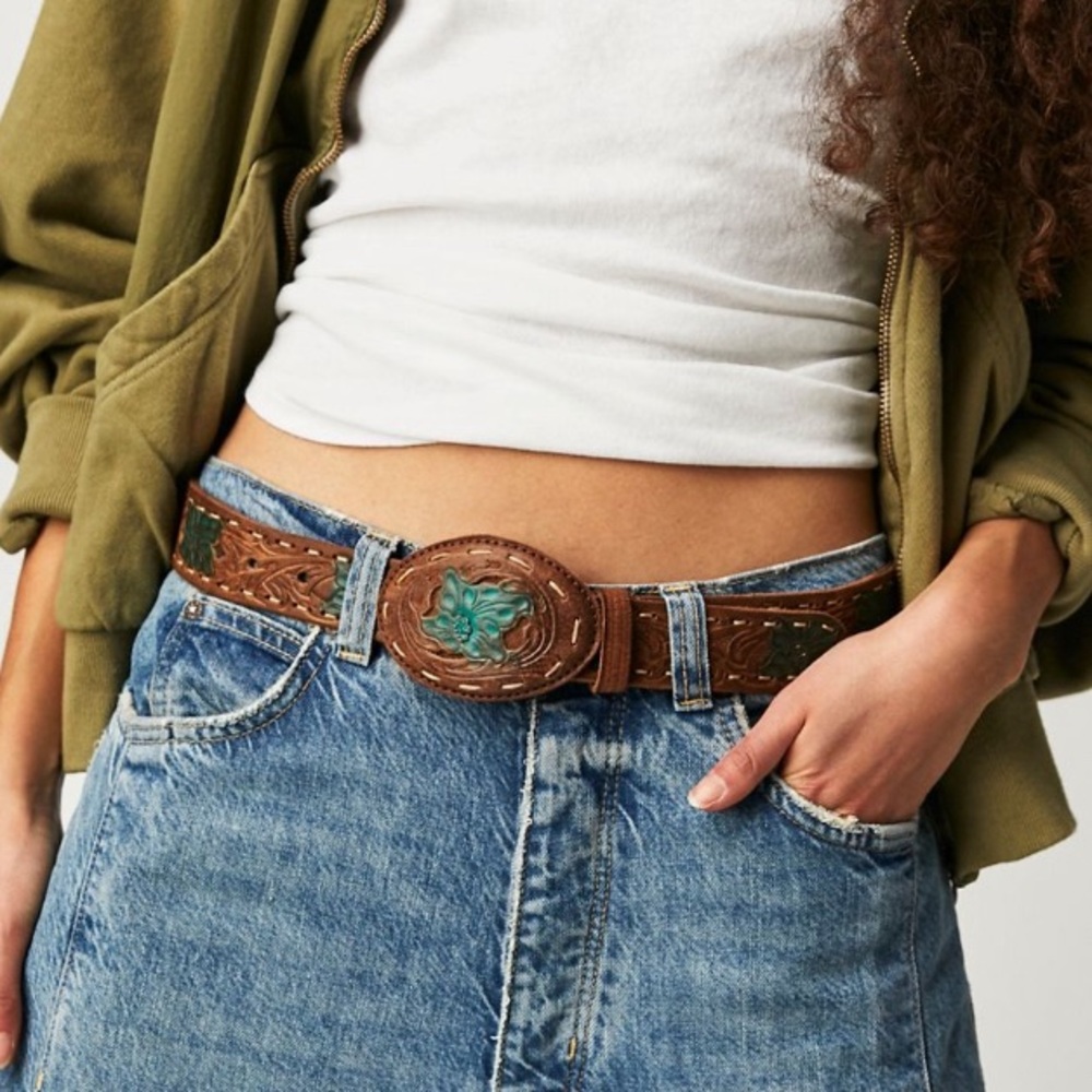 Free People Read Between the Lines M/L leather belt.  Good luck color
